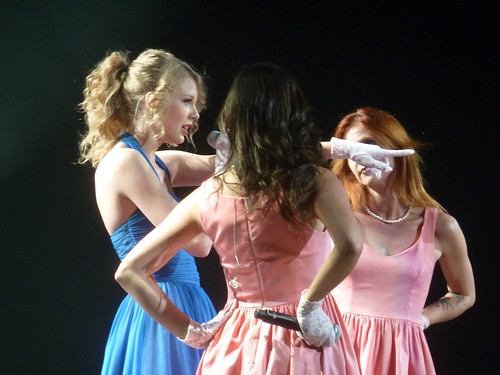 Taylor Swift 13 - Live in Paris - 2011