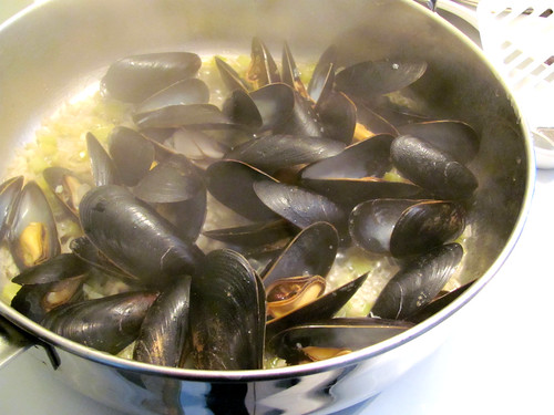 Flavours of PEI Steamed Mussels New London Style