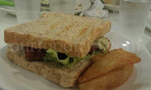 fillet-o-pesto sandwich