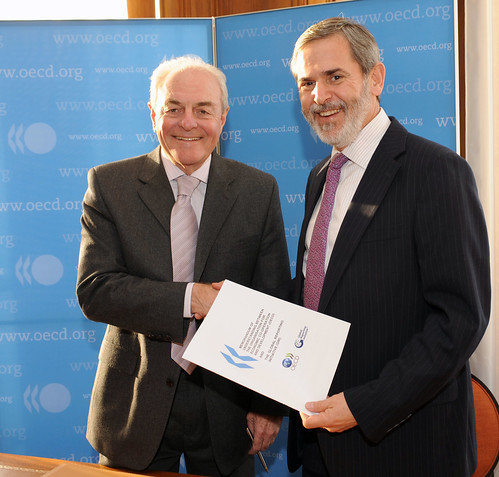 Signature of Memorandum of Understanding (MoU) between OECD and The Global Reporting Initiative