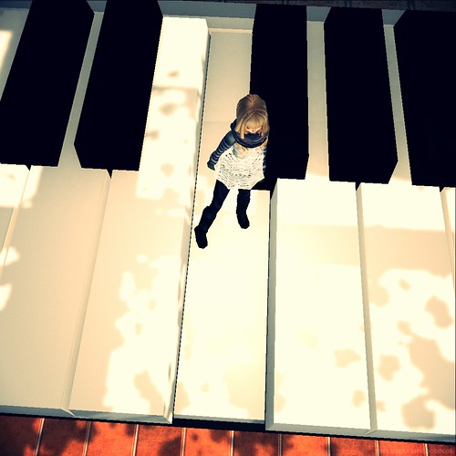 Keni-ya big piano