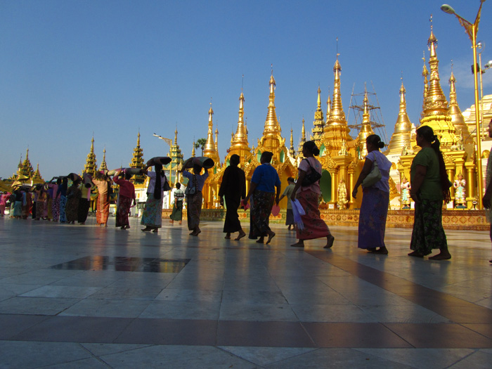 Golden Shwedagon Pagoda Pictures