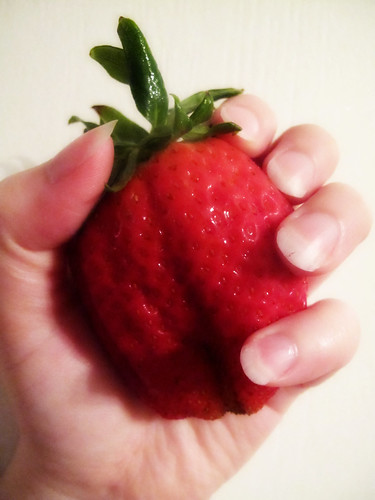 Strawberry by cineloh