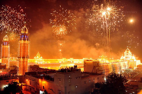 golden temple amritsar diwali. Diwali at the Golden Temple in