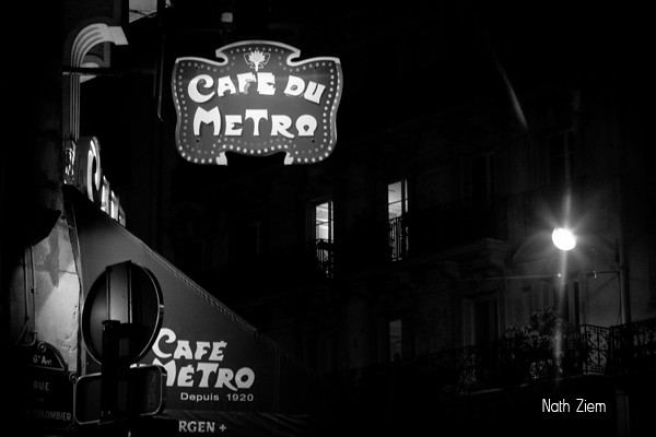 paris_night_cafe_metro