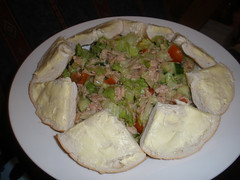 Tuna salad with bagel