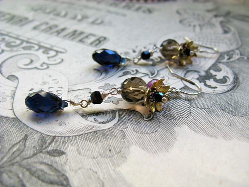 1935 earrings in indigo/lilac