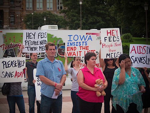 Defensores del SIDA se manifiestan en el Capitolio de Iowa