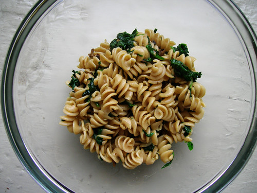 pasta with sauteed spinach and mushrooms