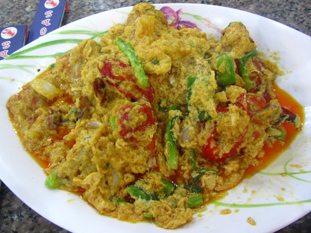Boo pad pongali (crab yellow curry) ปูผัดผงกะหรี่