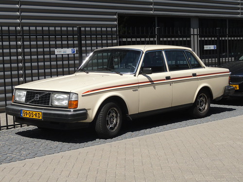 1980 Volvo 244 GL (automatic)