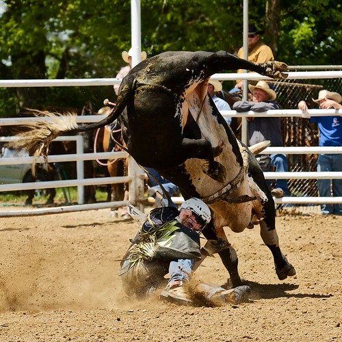 Ashland High School Rodeo 2011 - Between a rock and a hard place