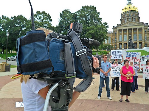 Defensores del SIDA se manifiestan en el Capitolio de Iowa