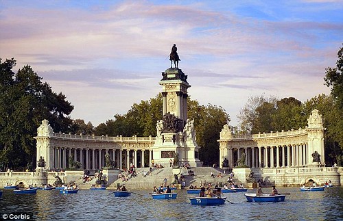 Removalgroup reviews Spain Madrid park monument by Removal Group