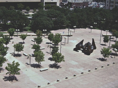 Dallas City Hall Plaza (by: jypsygen/Jen R, creative commons license)