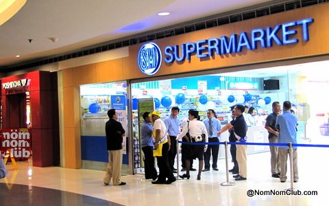 Mall Entrance (Yoshinoya-Powerbooks)