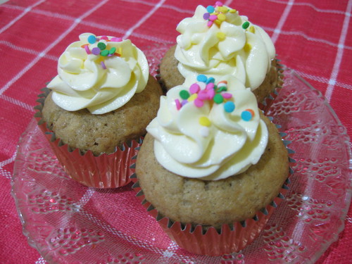 Banana CUpcake with cream cheese frosting