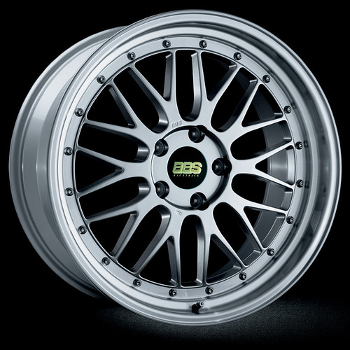 The 19 BBS LM for the Golf mkV VI provide the possibility to use the 19x9 
