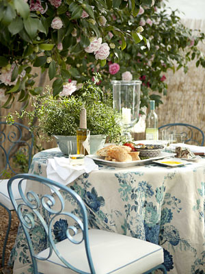 lindsay reid house beautiful romantic garden table