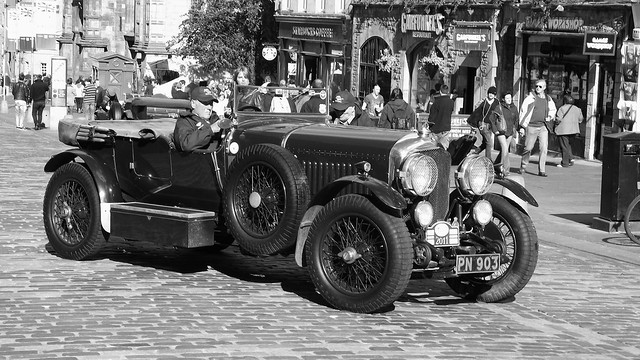classic Bentley on the Royal Mile 06