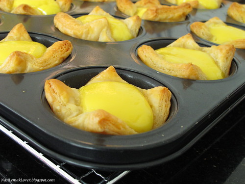 Egg tart with frozen puff pastry