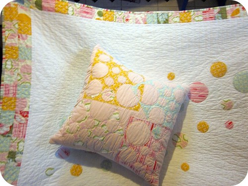 Chloe's bubble quilt and pillow - finished!