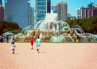 Kids run to fountain starlet