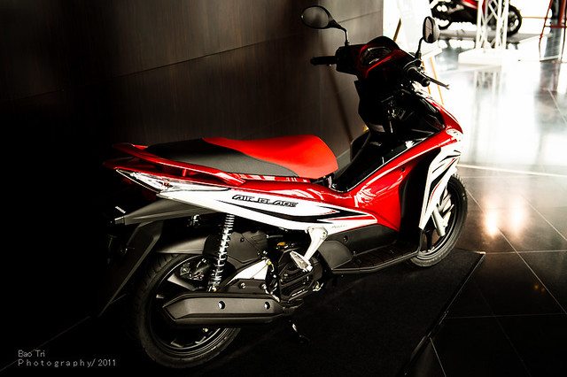 Tiết kiệm xăng  Xe Độ  Bình xăng con  Honda Air Blade FI 2011 tiết kiệm  xăng kô khi chạy 100Km25L xăng