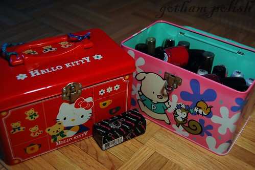 Old Navy Hello Kitty Lunch Box. Hello Kitty tins
