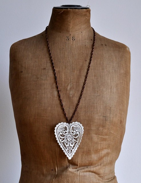 white heart long necklace