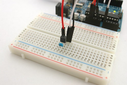 How to use mcp9700 Linear Active Thermistor /w Arduino