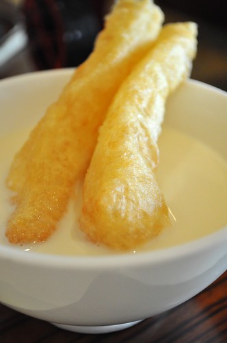 fried doughsticks with soyabean milk