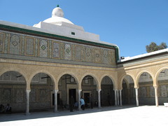 2011-01-tunesie-117-kairouan-medina-sidi sahab