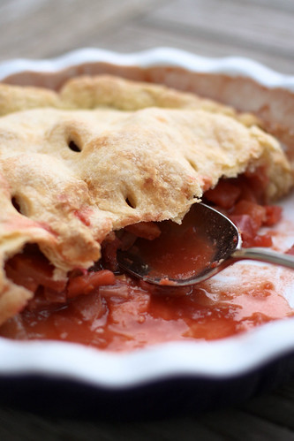 Apple and Rhubarb Baked in a Pie