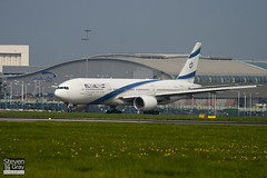 4X-ECB - 30832 - El Al Israel Airlines - Boeing 777-258ER - Luton - 110424 - Steven Gray - IMG_4816