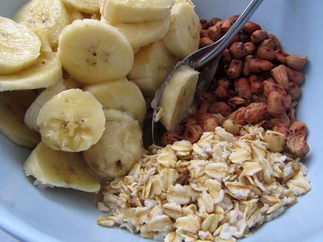 Breakfast: Oatmeal, Fruit, Peanuts