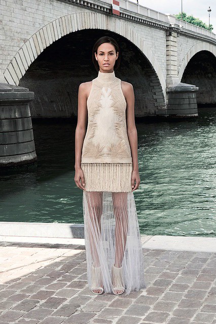 givenchy-couture-fall-2011-015_161748104069