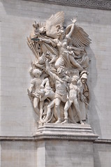 Arc de Triumph victorious statues