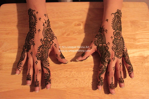 Taj's simple engagement henna