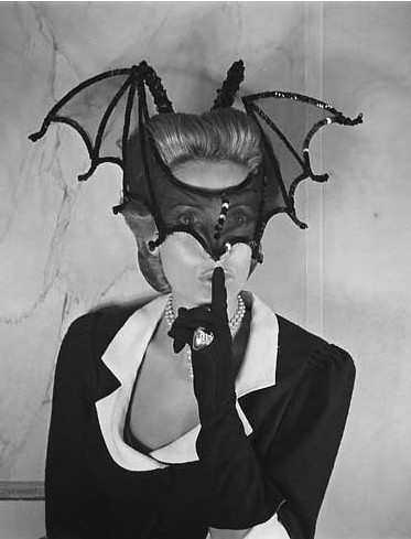 Helene-Rochas-Bat-mask