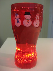 Cheerful snowmen light-up cup