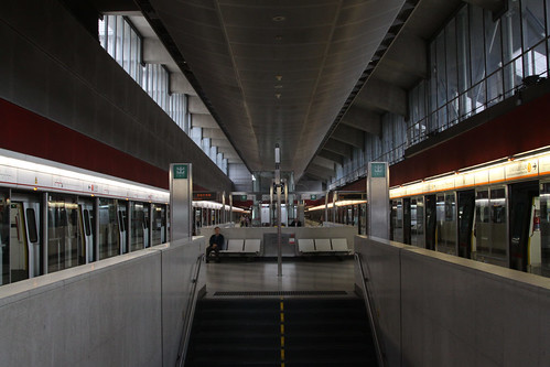Northbound platforms at Lai King station
