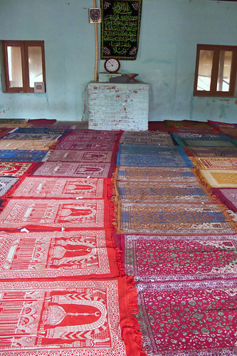 Inside Paskyum masjid