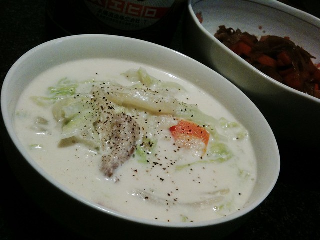 白菜をしこたまいれたシチューもできました！うまい！ #jisui