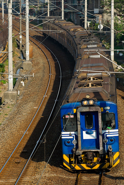 區間/Local Train(EMU500)