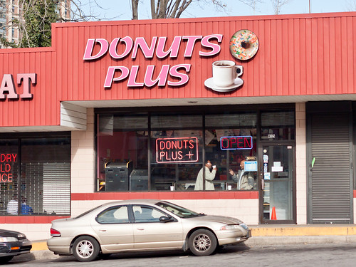 Donuts Plus storefront
