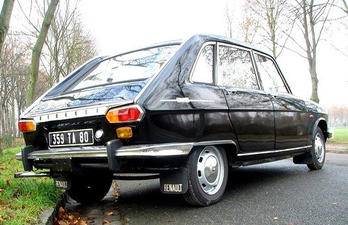 Renault R16 noire