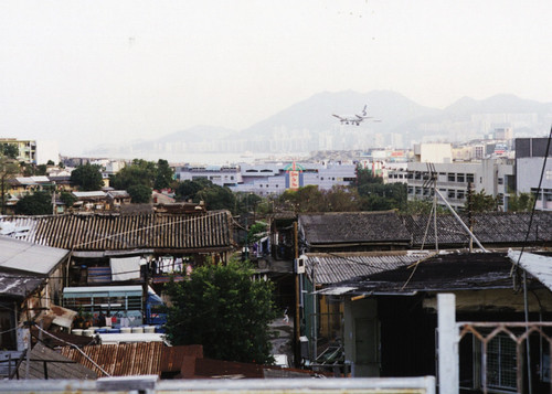 Final approach to Kai Tak, viewed from the lower slopes of 'checkerboard hill'