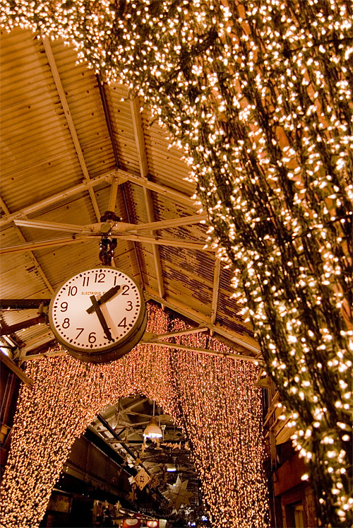 chelsea-market-holiday-lights