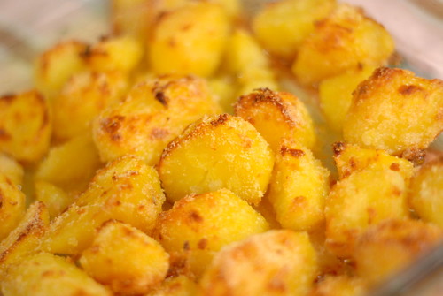 ahjukartulid krõbeda mannaga/roasted potatoes with semolina